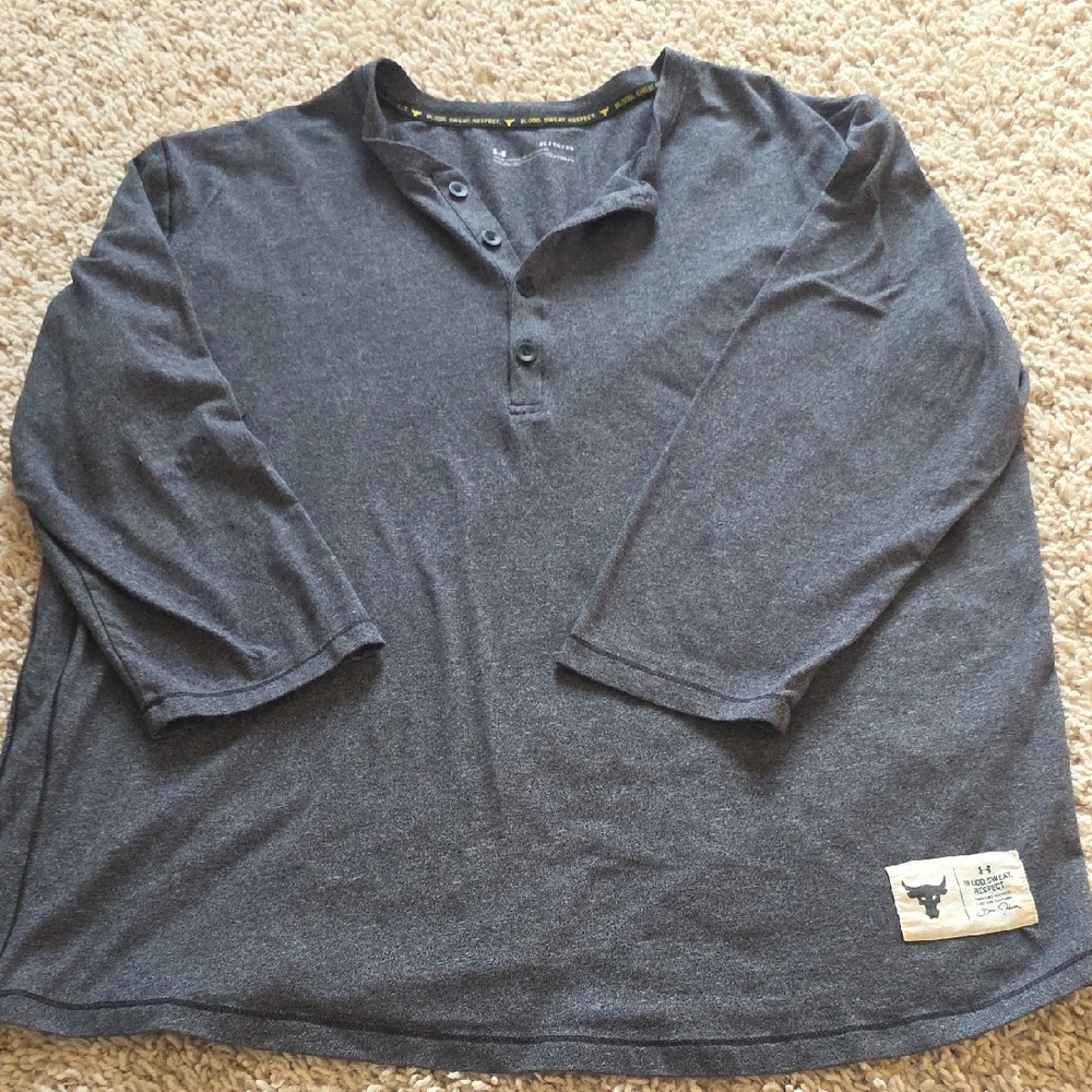 Under Armour Project Rock Mens Dark Gray Long 3/4 Sleeve Henley Shirt. XL Loose